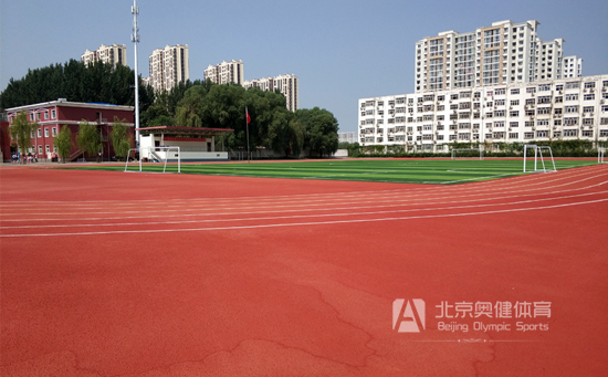 透氣型塑膠跑道驗(yàn)收、清場