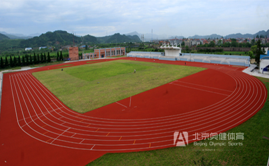 對不同塑膠跑道翻新，量身定制翻新維修施工方案